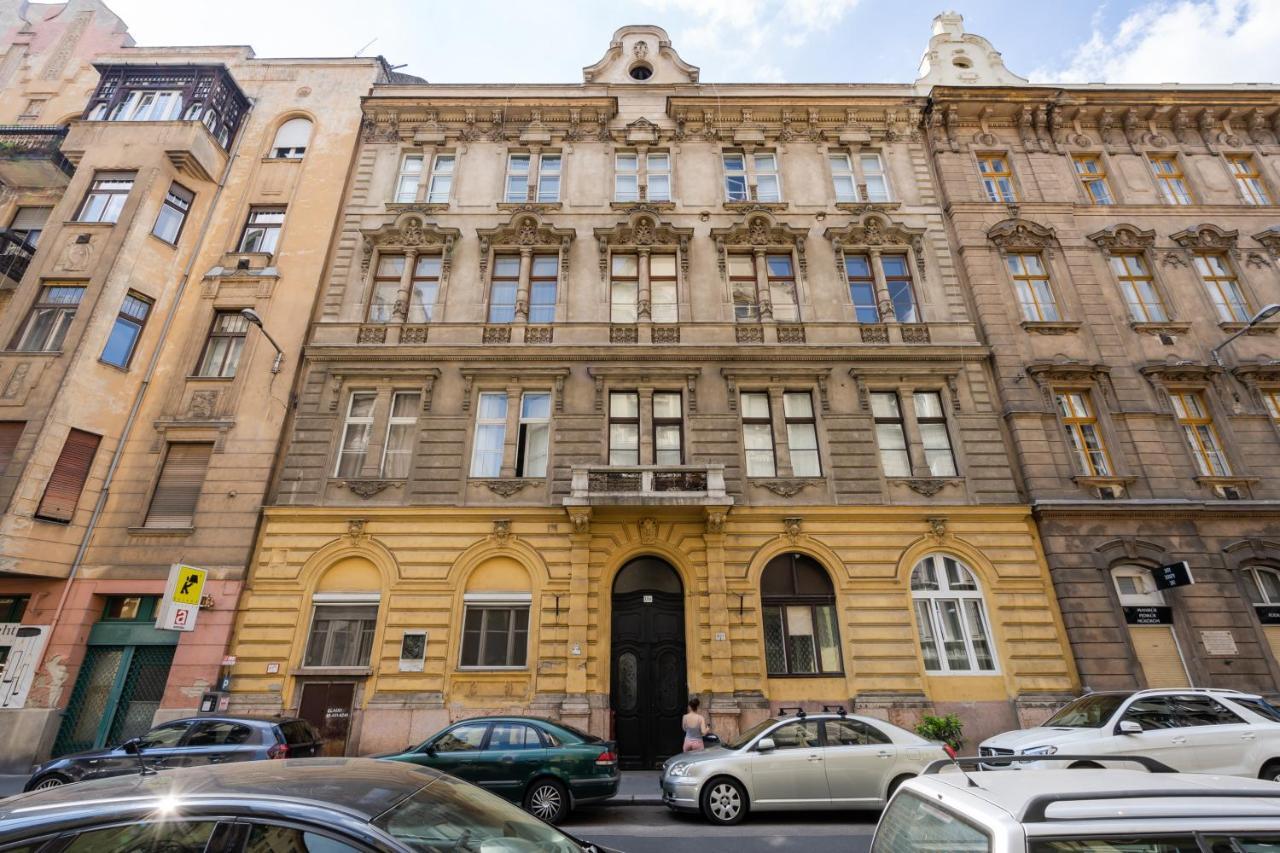 Lonyay Grand Apartment *